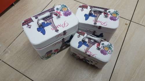 COSMETIC CASE WITH MIRROR- 3 PIECE SET/SMALL, MEDIUM AND LARGE/VARIETY OF DESIGNS/ MAKEUP