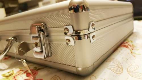 15 SLOT WATCH CASE ALUMINUM BRIEFCASE DESIGN *Last Stock until August*