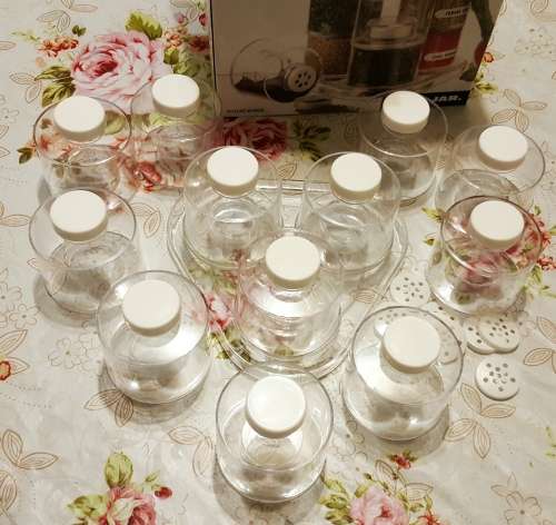 SPICE TOWER CAROUSEL/ 12 SELF STACKING SPICE BOTTLES/ REVOLVING BASE