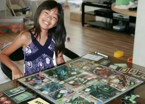 CLUEDO HARRY POTTER EDITION/ SUITABLE FOR AGES 9 ABOVE / CHRISTMAS GIFT/SOCIAL ACTIVITY GAME