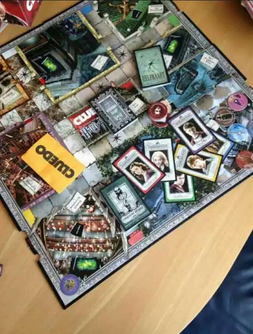CLUEDO HARRY POTTER EDITION/ SUITABLE FOR AGES 9 ABOVE / CHRISTMAS GIFT/SOCIAL ACTIVITY GAME