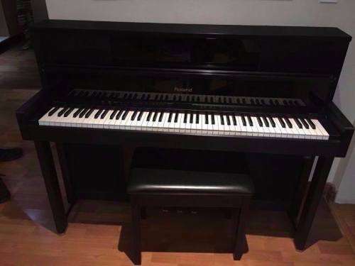 ROLAND LX-10 DIGITAL PIANO