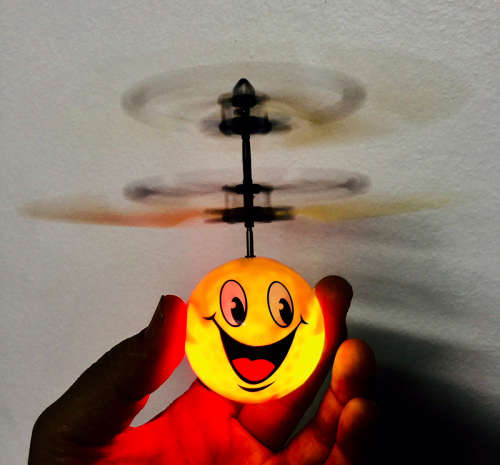 New Arrival Emoji Flying Ball Flashing Infrared Induction Helicopter Flash