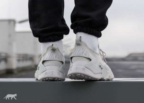 Sneakers Original Mens Nike AIR HUARACHE DRIFT AH7334 001 Size UK 8 9 10 SA 8 9 10 was sold for 920.00 on 21 Mar at 21 32 by Seal The Deal in Johannesburg ID 332439068