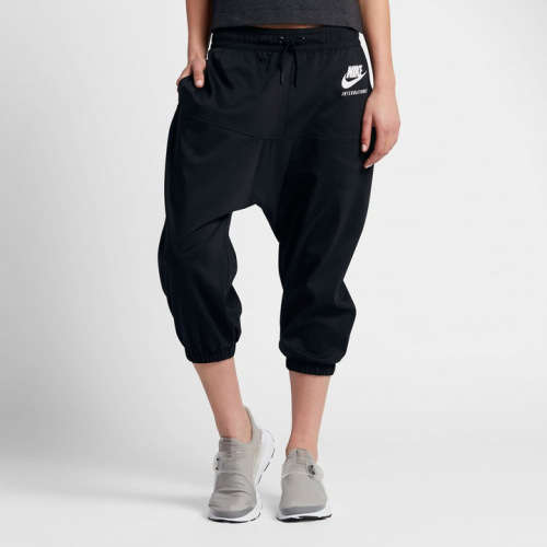 Original Womens NIKE International Capri Pants 833200 010 Size Medium