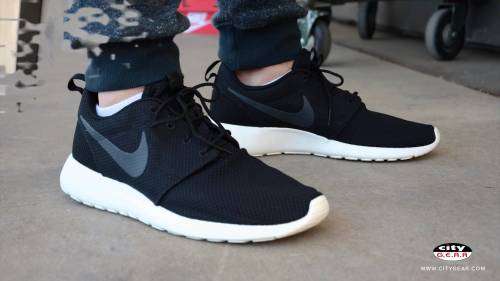Original Mens NIKE ROSHE ONE BLACK 511881 010  UK Size 12 (SA 12)