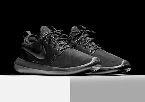 Original Mens NIKE ROSHE TWO 844656 001 Black Size UK 11 (SA 11)