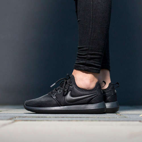 Original Mens NIKE ROSHE TWO 844656 001 Black Size UK 11 (SA 11)