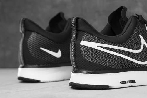 Original Mens Nike Zoom Strike Running Shoes (latest)  AJ0189 001 Black/ White Size UK 12 (SA 12)