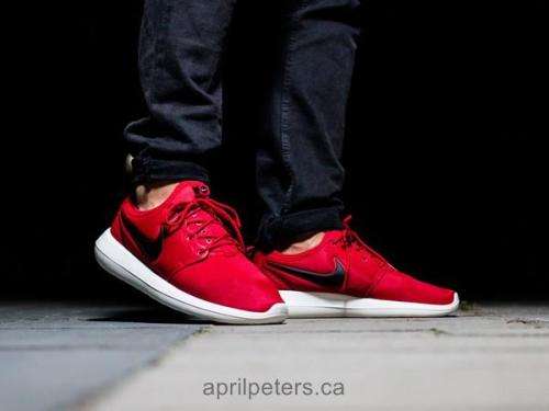 Original Mens NIKE ROSHE TWO GYM RED/ BLACK 844656 600 Size UK 9 (SA 9)