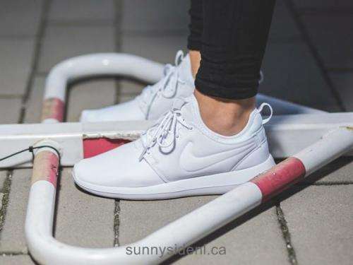 Original Women's NIKE Roshe TWO 844931 100 WHITE/ WHITE Size UK 5.5 (SA 5.5)