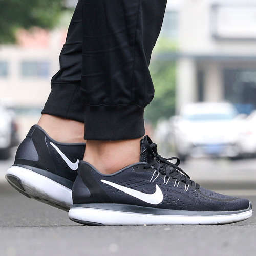Sneakers Original Mens Nike Flex 2017 RN Running Shoe Black White Anthracite 898457 001 Size UK 9 SA 9 was sold for 450.00 on 13 Feb at 21 16 by Seal The Deal in Johannesburg ID 400018437