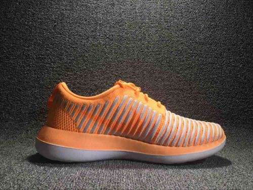 Original Women's NIKE Roshe TWO FLYKNIT 844929 800 PEACH- CREAM Size UK 4.5 (SA 4.5)