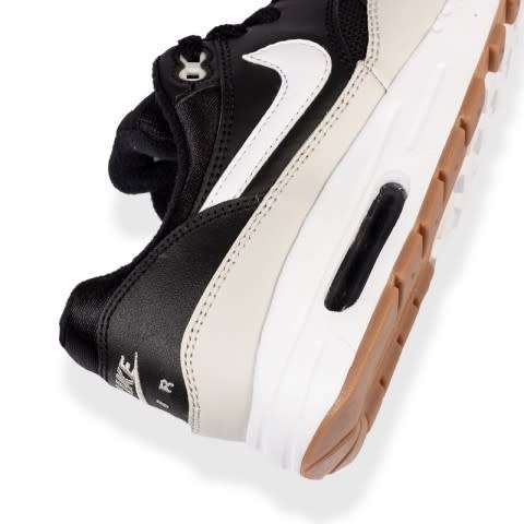 Original Boys NIKE AIR MAX 1 (GS) Black/ Light Bone 807602 011 Size UK 6 (SA 6)