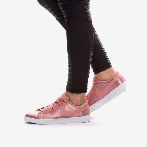 Original Womens NIKE Blazer LOW SE (latest) Rust Pink/ White AO1251 600 Size UK 6 (SA 6)