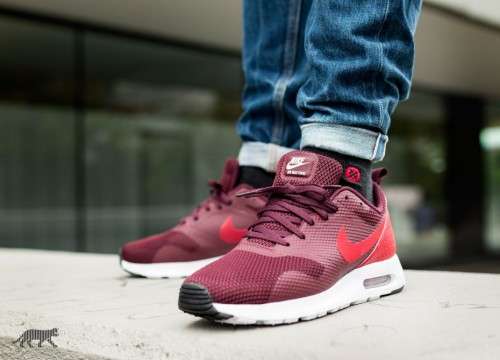 Sneakers Original Mens NIKE Air Max TAVAS 705149 604 Night Maroon Gym Red Size UK 9.5 SA 9.5 was sold for 408.00 on 5 Jun at 21 00 by Seal The Deal in Johannesburg ID 418314353