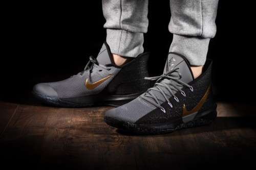 Sneakers Original Mens Nike ZOOM EVIDENCE III latest AJ5904 006 Black Metallic Gold Size UK 7 8 9 10 was sold for 890.00 on 14 Jun at 14 01 by Seal The Deal in Johannesburg ID 419720596