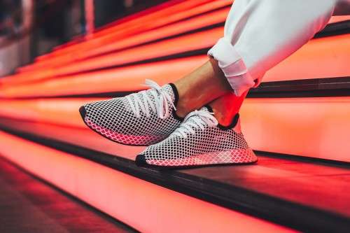 Original Women's adidas Deerupt Runner Core Black/ White CQ2909 Size UK 7 (SA 7)