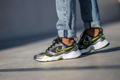 Original Mens Nike AIR Heights Black/ Volt AT4522 006 Size UK 8 (SA 8)
