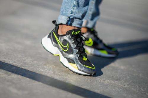 Original Mens Nike AIR Heights Black/ Volt AT4522 006 Size UK 8 (SA 8)