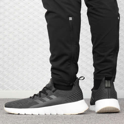Sneakers Original Mens adidas ASWEEGO Cloud Foam Core Black Grey Six F35560 UK Size 8.5 SA 8.5 was sold for 601.00 on 30 Sep at 21 31 by Seal The Deal in Johannesburg ID 485942888