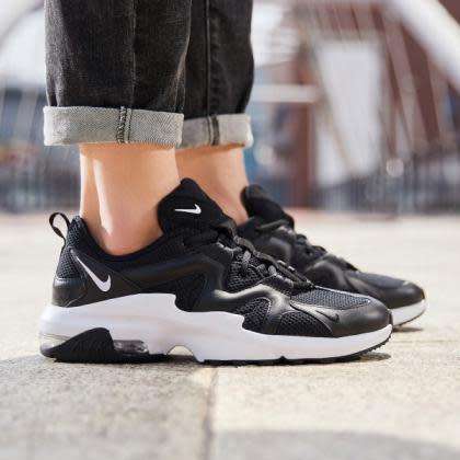 Nike Men's Air MAX Gravitation Black /White AT4525 001 Size UK 7 (SA 7)