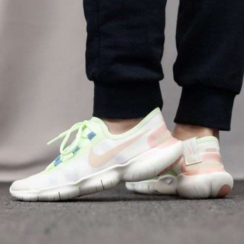 NIKE Women's Free RUN 5.0 2020 Pale Ivory/Shimmer-Sail Size UK 5 (SA 5)