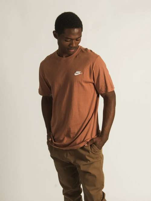 NIKE Men`s Sportswear Club Tee Mineral Clay AR4997 215 Size Medium