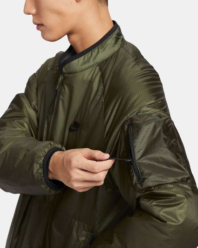 Nike Men`s Sportswear Tech Therma-FIT Loose Insulated Jacket Cargo Khaki FB7858 325 Size Medium