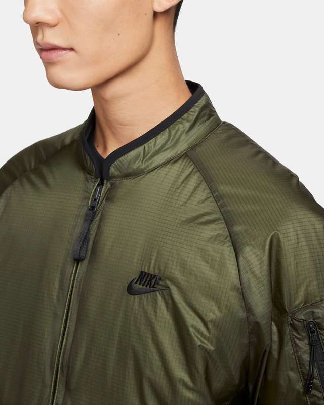 Nike Men`s Sportswear Tech Therma-FIT Loose Insulated Jacket Cargo Khaki FB7858 325 Size Medium