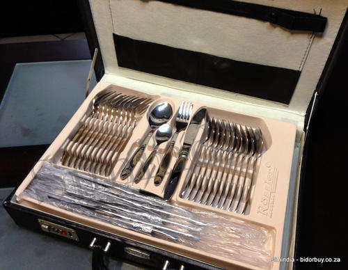 Superior Quality Heavy Stunning 72 Pcs Cutlery Set in Leatherette Case
