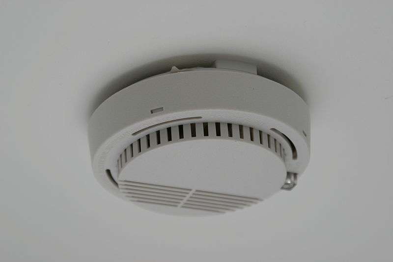 9V battery Home Security Smoke Detector Fire Alarm - Battery Included