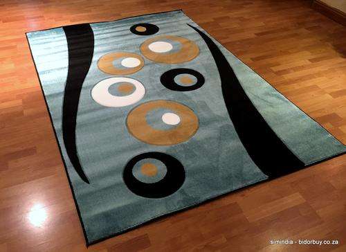 Brand NewTurkish Carpet Measures 2.2m x 1,6m