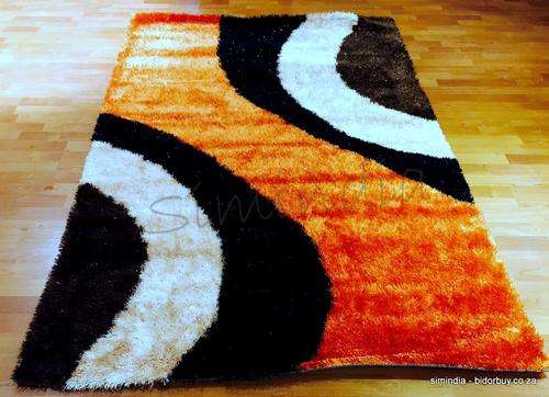 Brand New Shaggy Rug Measures 2.3m x 1,5m