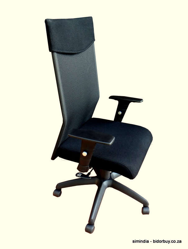 COMFORTABLE OFFICE CHAIR (BLACK COLOUR)