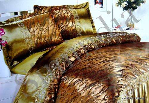 Elegant   imported  8 PCS Embroidered  queen silk Duvet Set includes curtains