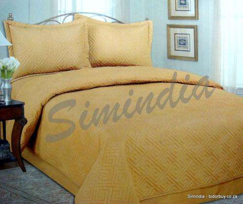 Queen size Bedspread Superior Luxurious Polycotton Quilted 10 Pieces