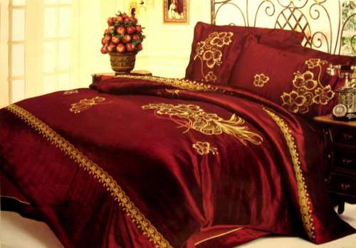 *****EMBROIDRED SILK  6 PEICE QUEEN SIZE AND DUVET COVER SET FOR THE MOST SOPHISTICATED TASTE