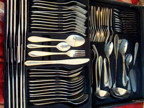 *****superor quality heavy  *****STUNNING 72 PCS CUTLERY SET WITH GOLD EDGE*****
