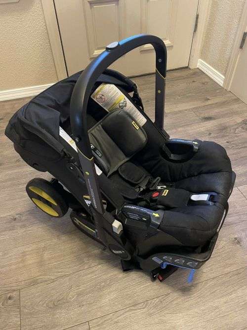 Doona Car Seat and Stroller Nitro Black
