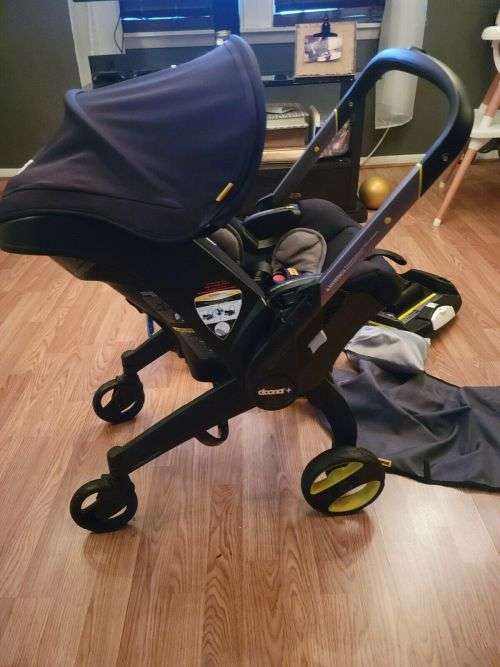 Doona Car Seat and Stroller Nitro Black
