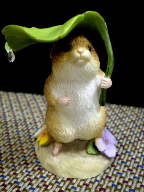 BEATRIX POTTER - TIMMY WILLIE UNDER A LEAF