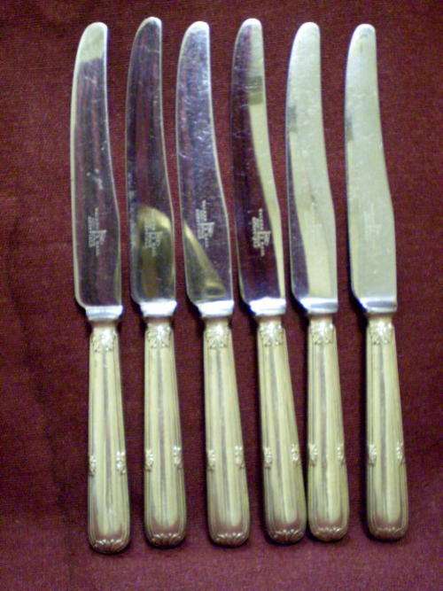 WALKER AND HALL 6 LARGE KNIVES - SUPERB QUALITY!!