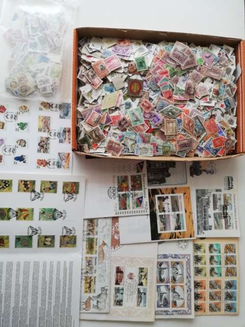 Lots of stamps (Lot1436)