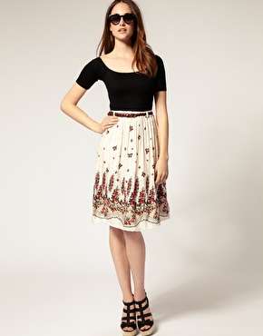 River Island skirt. Size 32.