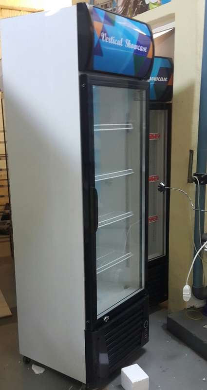 DOUBLE DOOR COOLER / DOUBLE DOOR BEVERAGE DISPLAY FRIDGE / DOUBLE DOOR REFRIGERATOR FOR SALE