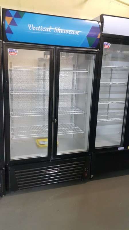 DOUBLE DOOR COOLER / DOUBLE DOOR BEVERAGE DISPLAY FRIDGE / DOUBLE DOOR REFRIGERATOR FOR SALE