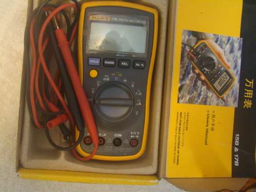 MULTITESTER     FLUKE - 17 B