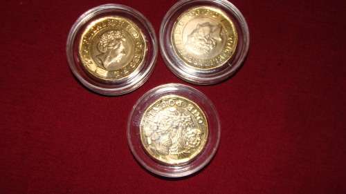 24CT GOLD PLATED COIN 1 POUND 2016         COLLECTORS    ITEM