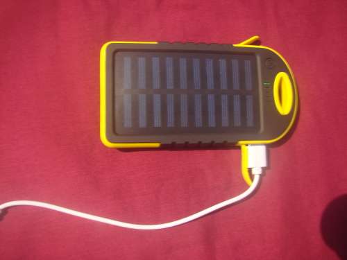 SOLAR  CELL PHONE CHARGER      POWER BANK